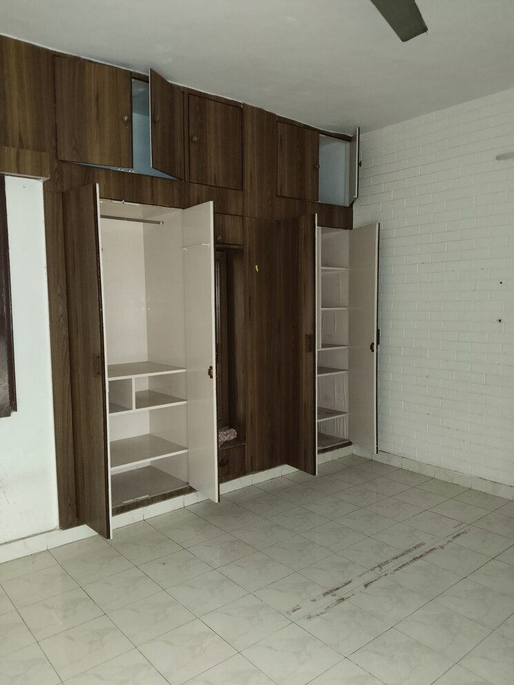 undefined, sarita-vihar-pocket-j-rwa 3 Bedroom 1650 Sq.Ft. Apartment In Sarita Vihar Delhi 8782926