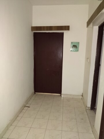 Building Lobby in 3 BHK Apartment at Sarita Vihar Pocket-J RWA, Sarita Vihar – for Sale