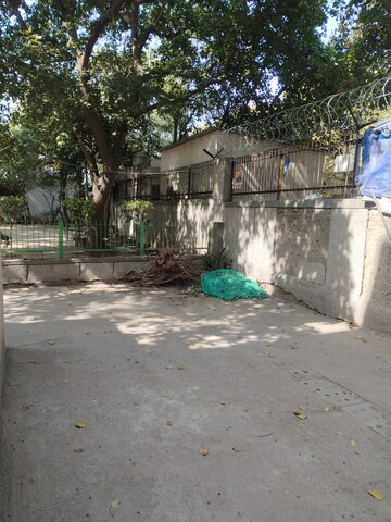 Swimming Pool in 3 BHK Apartment at Sarita Vihar Pocket-J RWA, Sarita Vihar – for Sale