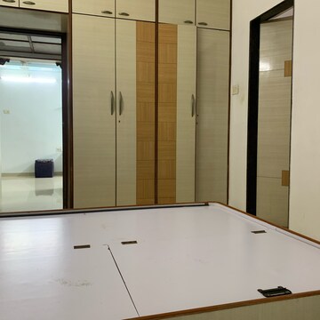 Room in 1 BHK Apartment at Borivali West – for Rent