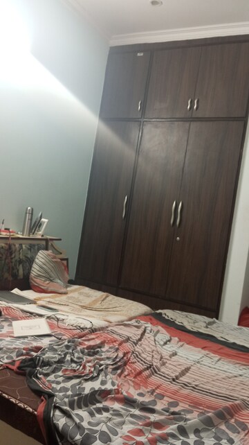 Bedroom in 3 BHK Builder Floor at Sector 46 – for Rent