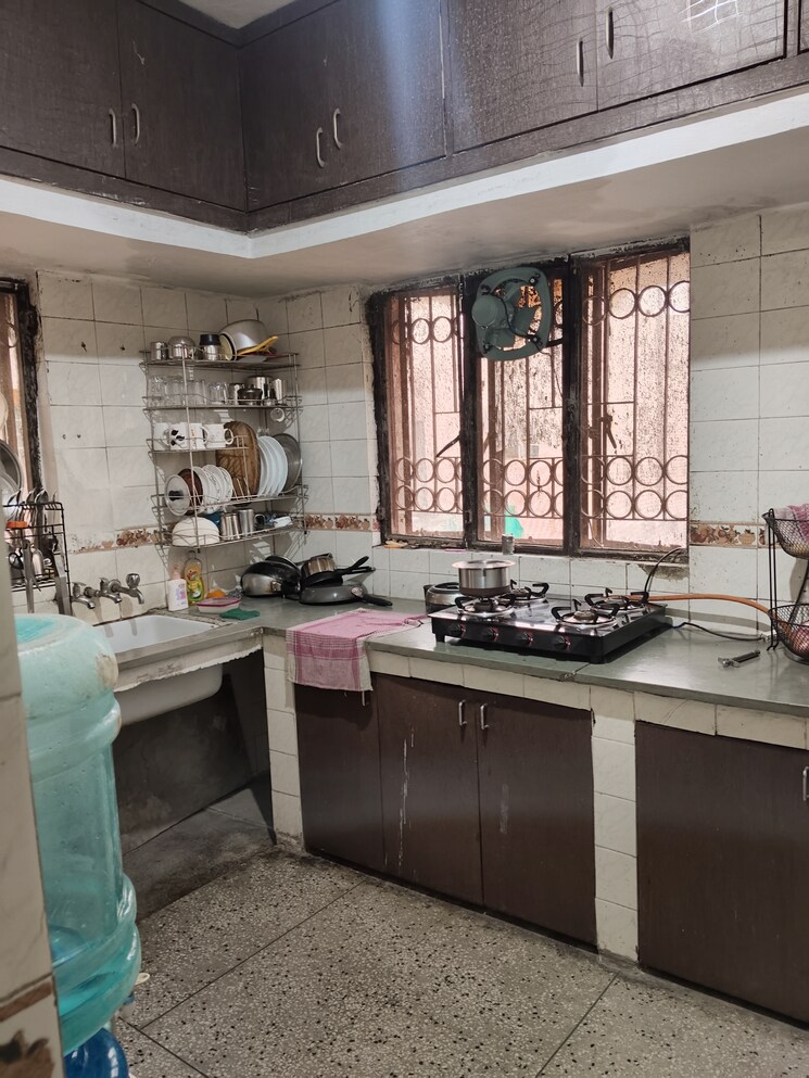 Kitchen, sarita-vihar-pocket-c-rwa 2 Bedroom 1250 Sq.Ft. Apartment In Sarita Vihar Delhi 8782936