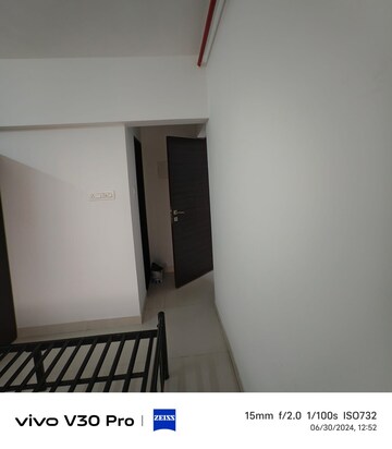 Room in 1 BHK Apartment at Hirani Skyview Castle, Kurla – for Rent