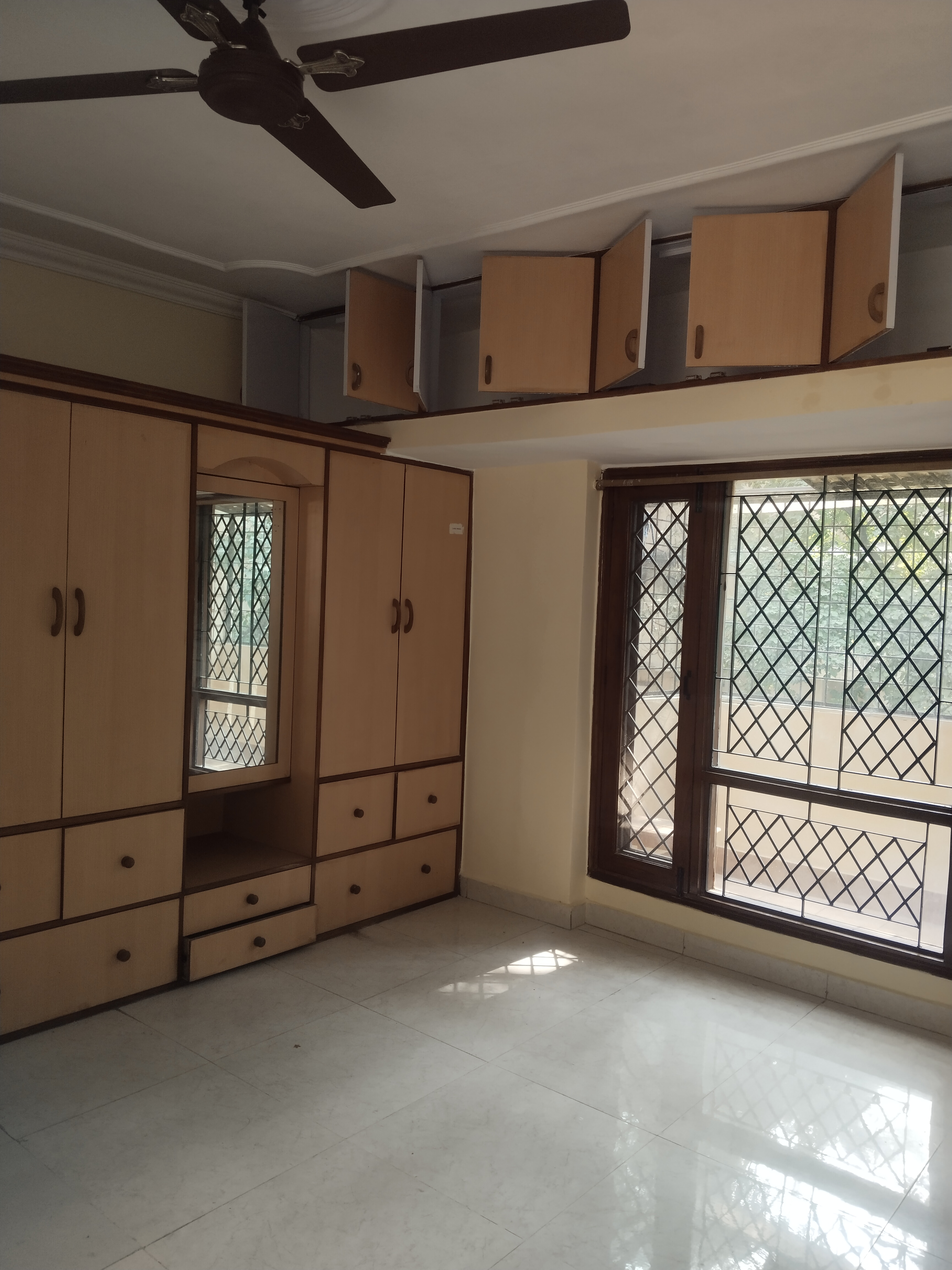 2 BHK + Extra Room Apartment For Rent in Sarita Vihar Pocket-C RWA