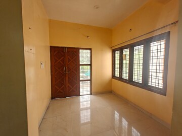 Room in 2 BHK Villa at New Mankapur – for Rent