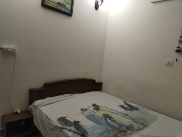 Furnished Amenities in 4 BHK Apartment at Sarita Vihar Pocket-C RWA, Sarita Vihar – for Rent