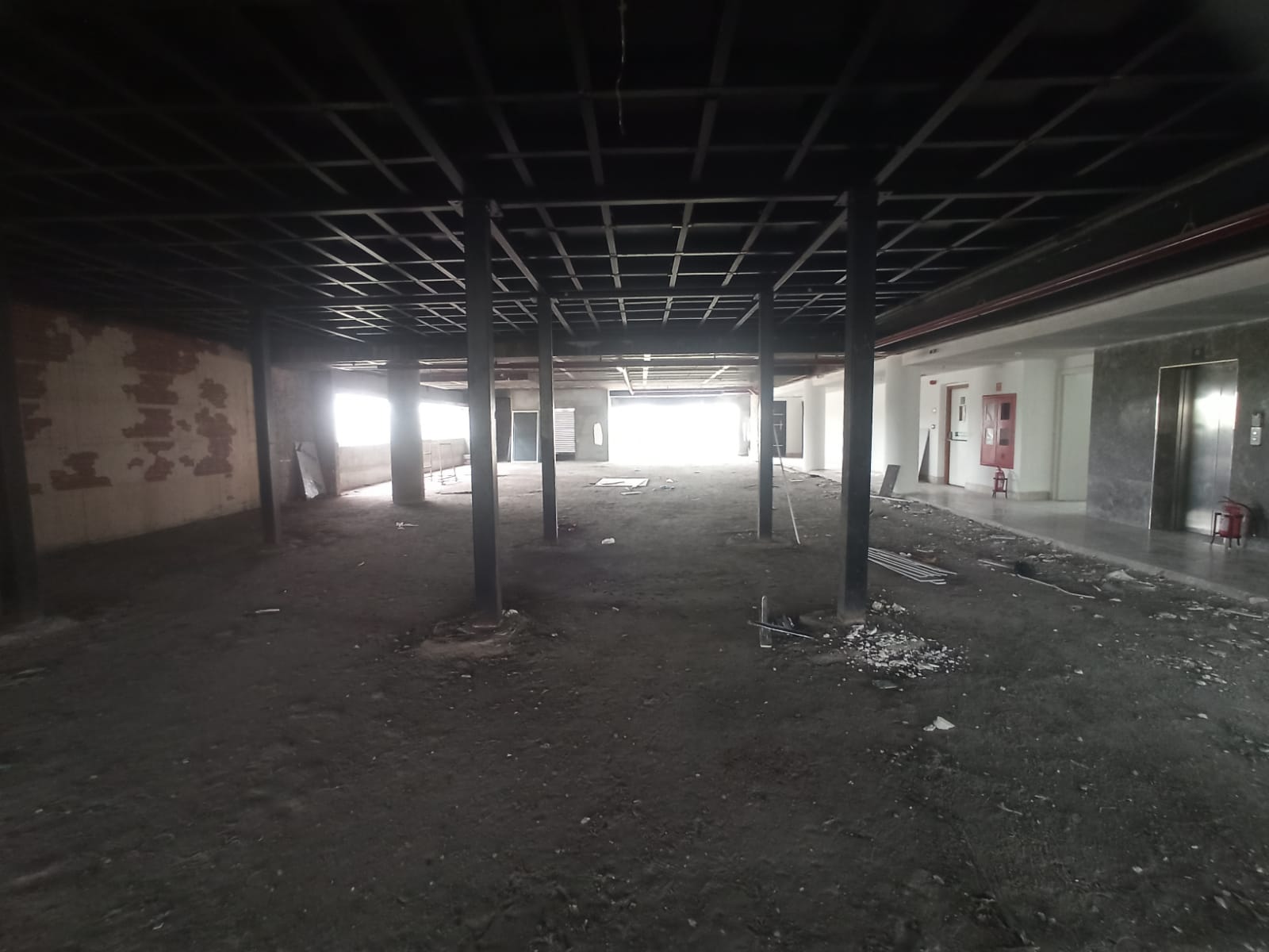 Showroom For Sale in RPC The Park