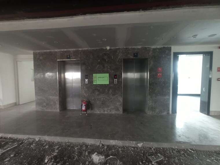  Parking, rpc-the-park Commercial Showroom 10000 Sq.Ft. In Khajaguda Hyderabad 8782951