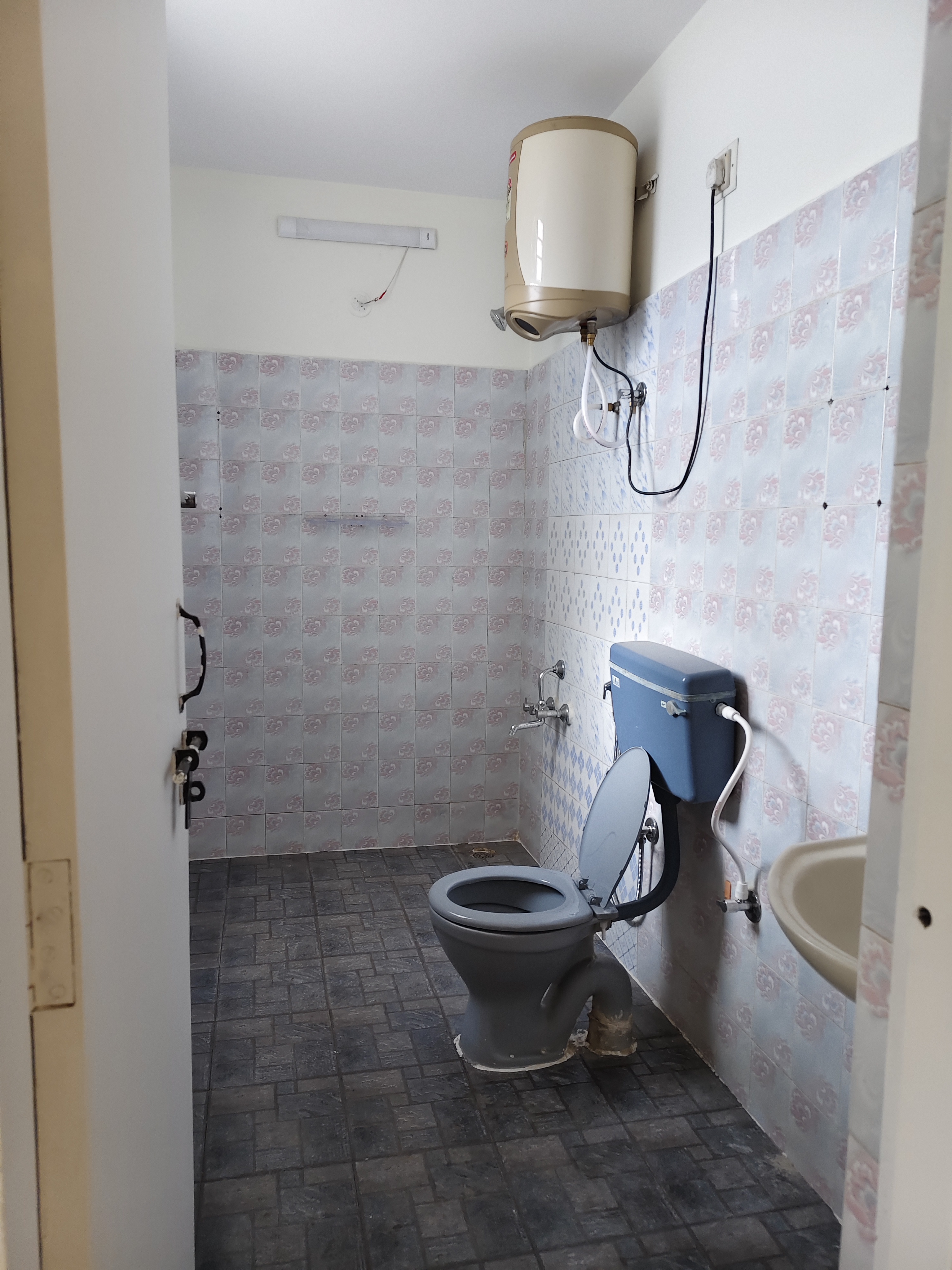 1 BHK Builder Floor For Rent in Suresh Building 