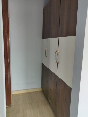 Furnished Amenities in 2 BHK Apartment at Hill View Banjara Hills, Banjara Hills – for Rent