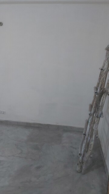 Building Lobby in 1 RK Builder Floor at Purvasha Apartments, Patparganj – for Rent