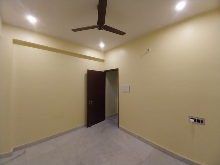 Room, behala 2 Bedroom 850 Sq.Ft. Apartment In Behala Kolkata 8782998