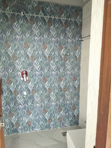 Bathroom in 1 BHK Independent House at RWA Apartments Sector 71, Sector 71 – for Rent