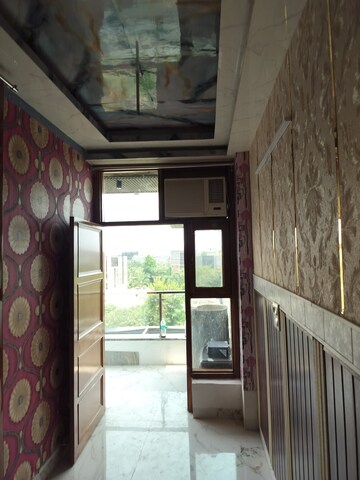 Balcony in 1 BHK Independent House at RWA Apartments Sector 71, Sector 71 – for Rent