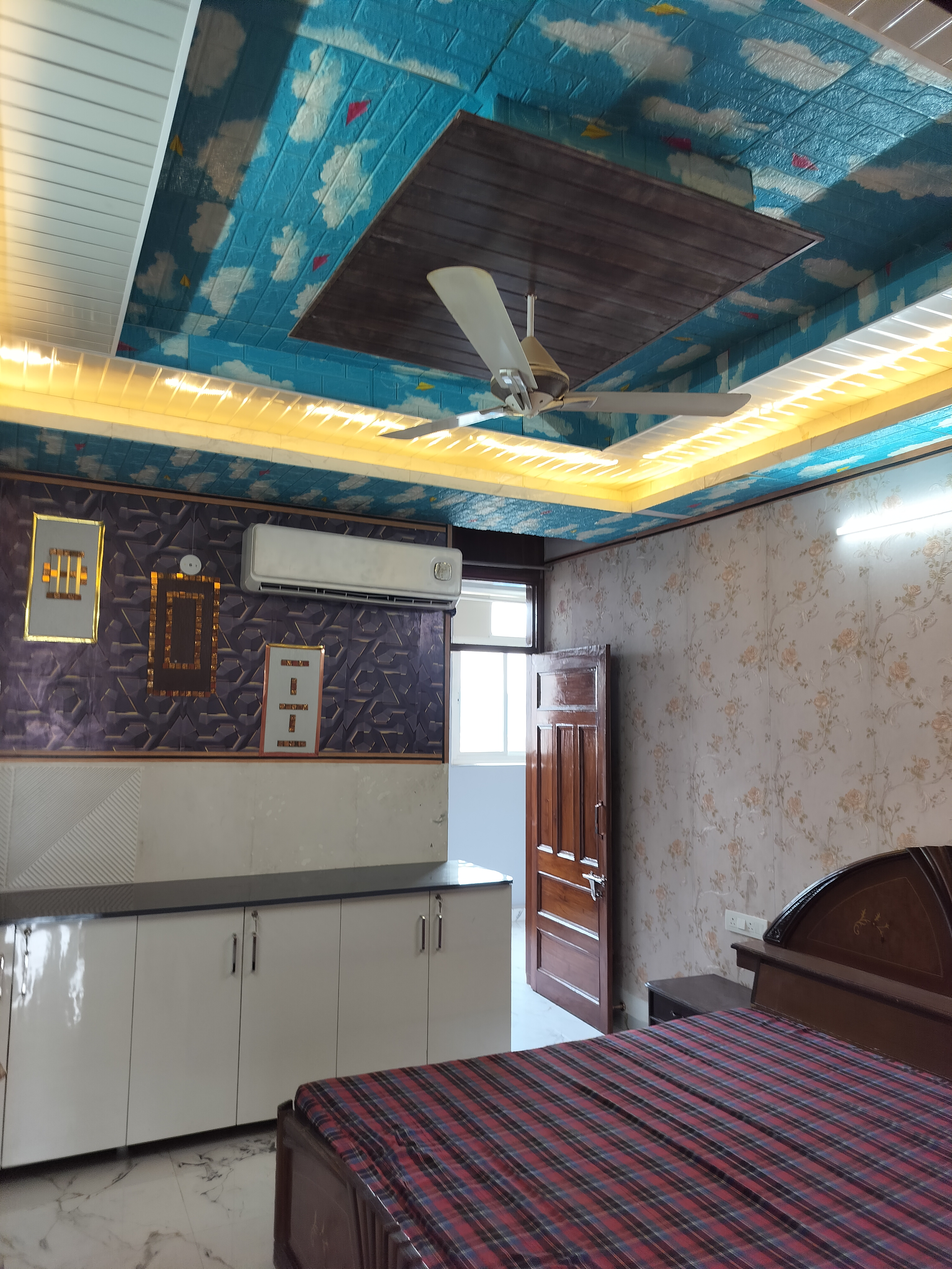 1 BHK Independent House For Rent in RWA Apartments Sector 71