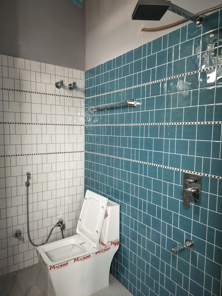 Bathroom, rwa-apartments-sector-71 1 Bedroom 650 Sq.Ft. Independent House In Sector 71 Noida 8783005