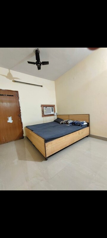 Bedroom in 1 RK Apartment at Sarita Vihar Pocket-J RWA, Sarita Vihar – for Rent