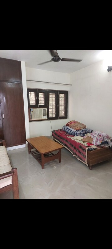 Bedroom in 1 BHK Apartment at Sarita Vihar Pocket-G RWA, Sarita Vihar – for Rent