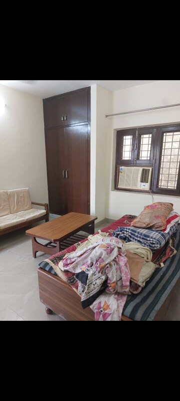 Bedroom in 1 BHK Apartment at Sarita Vihar Pocket-G RWA, Sarita Vihar – for Rent
