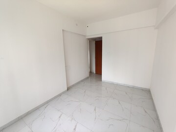 Room in 3 BHK Apartment at Dosti Belleza, Parel – for Sale