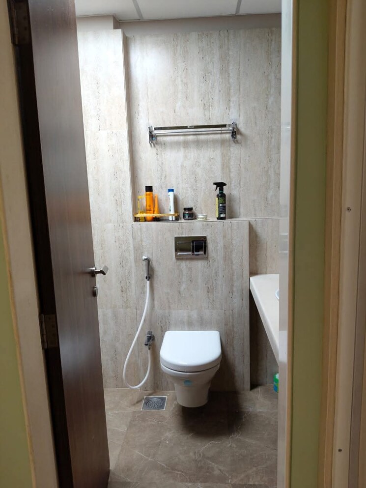 Bathroom, yasmin-tower 3 Bedroom 1200 Sq.Ft. Apartment In Agripada Mumbai 8783074