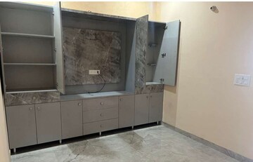 Room in 2 BHK Builder Floor at Kharar Road – for Rent