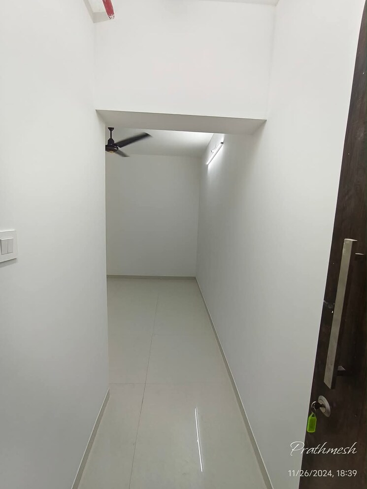 undefined, blue-bell-chs-oshiwara 3 Bedroom 1000 Sq.Ft. Apartment In Oshiwara Mumbai 8783082