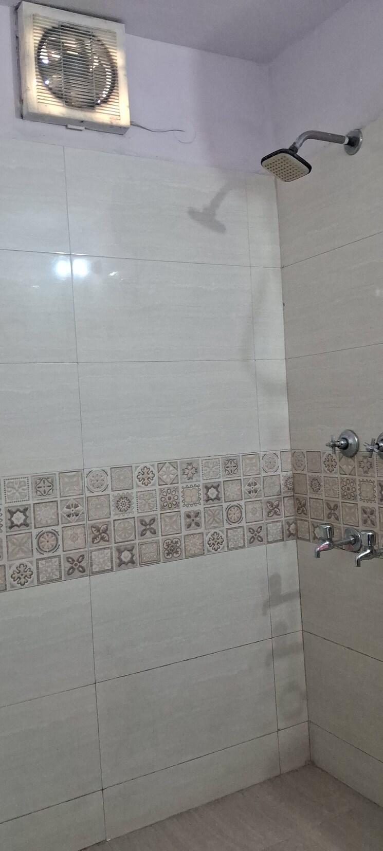 Bathroom, sarita vihar 1 RK 450 Sq.Ft. Apartment In Sarita Vihar Delhi 8783138