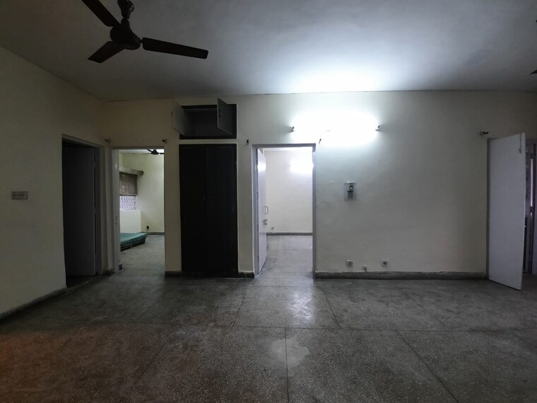 Room, sarita-vihar-pocket-j-rwa 2 Bedroom 929 Sq.Ft. Apartment In Sarita Vihar Delhi 8783171