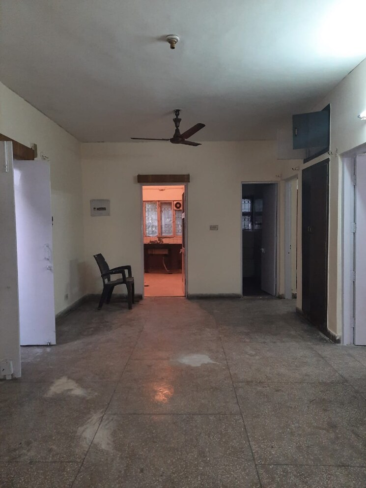 Room, sarita-vihar-pocket-j-rwa 2 Bedroom 929 Sq.Ft. Apartment In Sarita Vihar Delhi 8783171