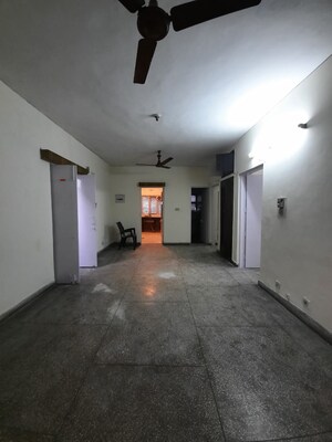 Room in 2 BHK Apartment at Sarita Vihar Pocket-J RWA, Sarita Vihar – for Sale