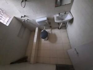 Bathroom in 2 BHK Apartment at Sarita Vihar Pocket-J RWA, Sarita Vihar – for Sale