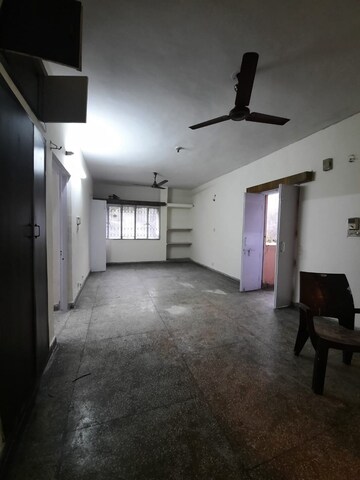 Building Lobby in 2 BHK Apartment at Sarita Vihar Pocket-J RWA, Sarita Vihar – for Sale