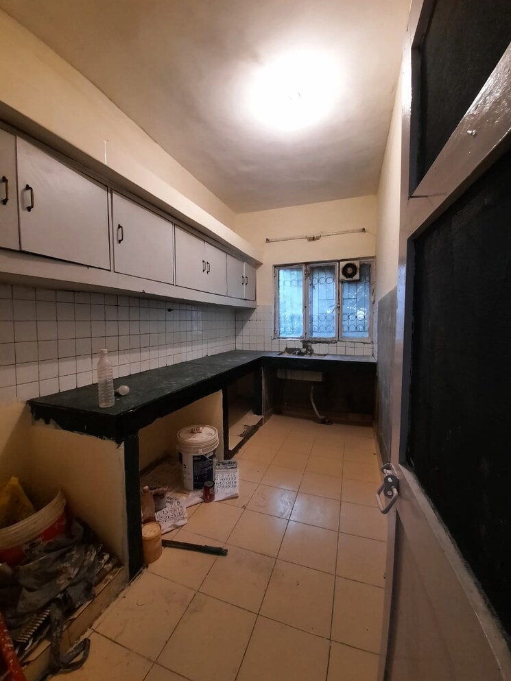 Kitchen, sarita-vihar-pocket-j-rwa 2 Bedroom 929 Sq.Ft. Apartment In Sarita Vihar Delhi 8783171