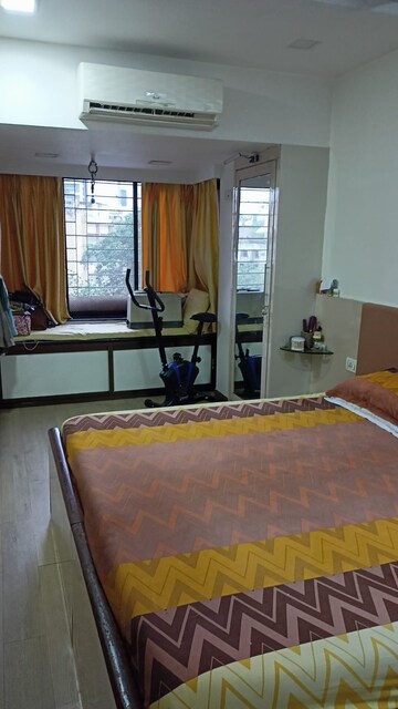 Bedroom in 3 BHK Apartment at Yasmin Tower, Agripada – for Rent