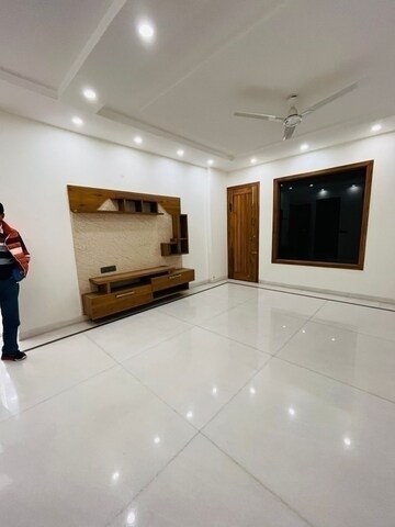 Living Room in 4 BHK Independent House at Palam Vihar – for Rent