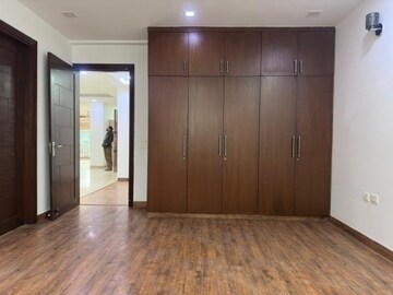 Room in 4 BHK Independent House at Palam Vihar – for Rent