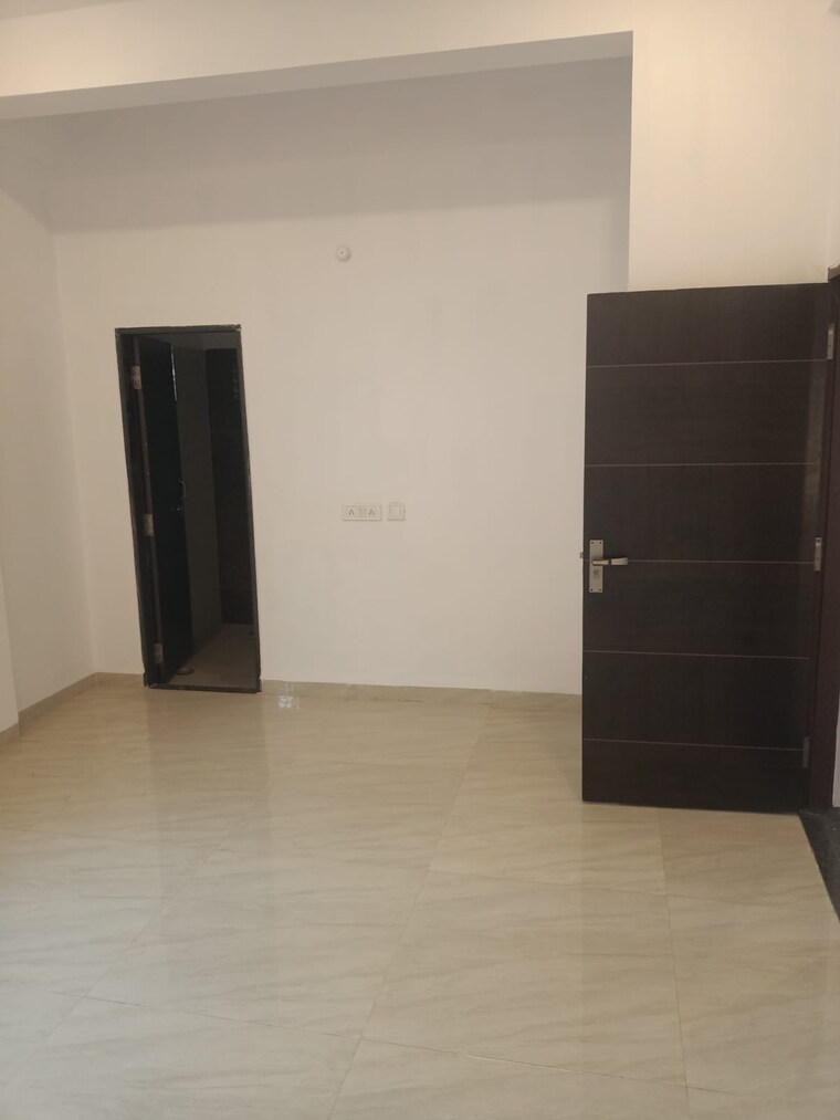 Room, airport road 3 Bedroom 1600 Sq.Ft. Independent House In Airport Road Indore 8783209
