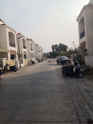 Parking in 3 BHK Independent House at Airport Road – for Sale