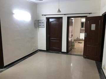 Room in 3 BHK Builder Floor at Sector 23 – for Rent