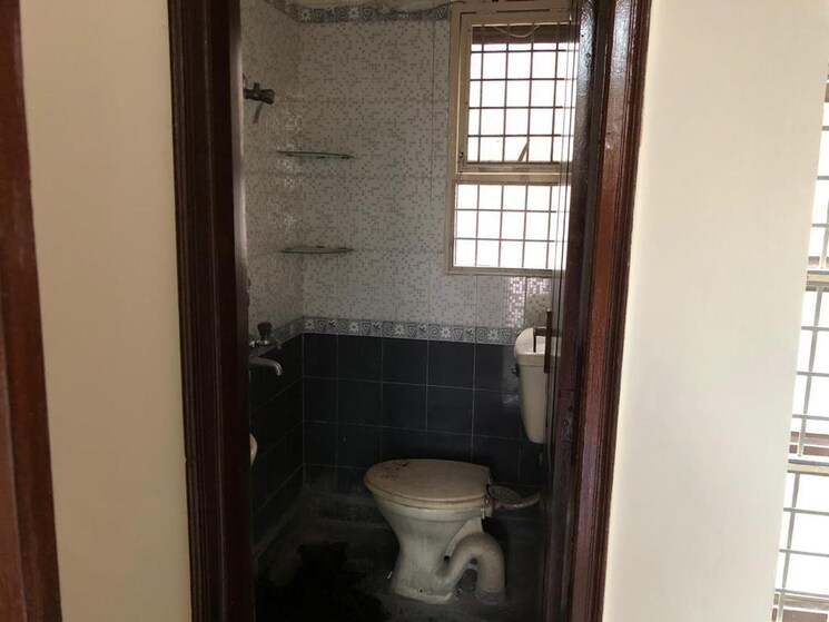 Bathroom, sector 23 3 Bedroom 2849 Sq.Ft. Builder Floor In Sector 23 Gurgaon 8783213