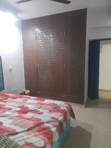 Furnished Amenities in 2.5 BHK Apartment at SRS Pearl Heights, Sector 87 – for Sale