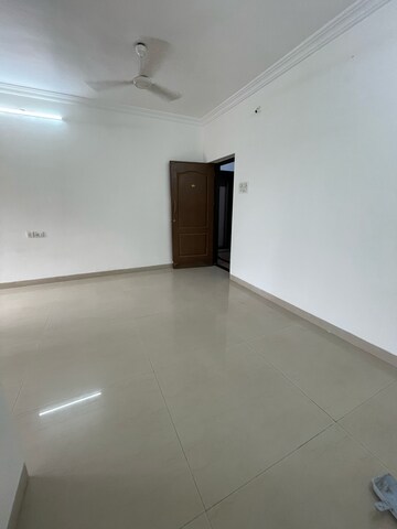 Room in 2 BHK Apartment at Malad East – for Rent