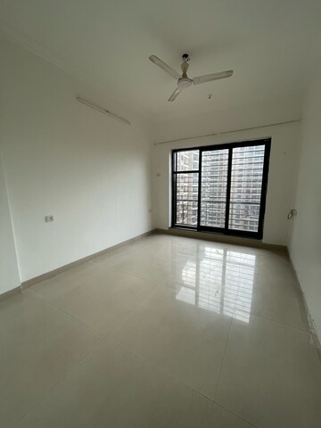 Room in 2 BHK Apartment at Malad East – for Rent