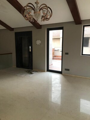 Room in 5 BHK Villa at Unitech Uniworld Resorts-The Residences, Sector 33 – for Sale