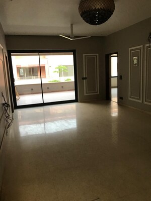Room in 5 BHK Villa at Unitech Uniworld Resorts-The Residences, Sector 33 – for Sale