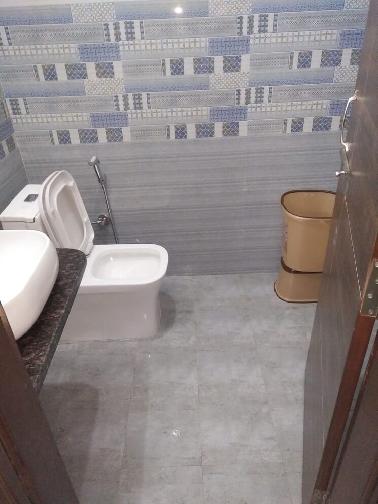 Bathroom, sector 22 1 RK 500 Sq.Ft. Builder Floor In Sector 22 Gurgaon 8783264