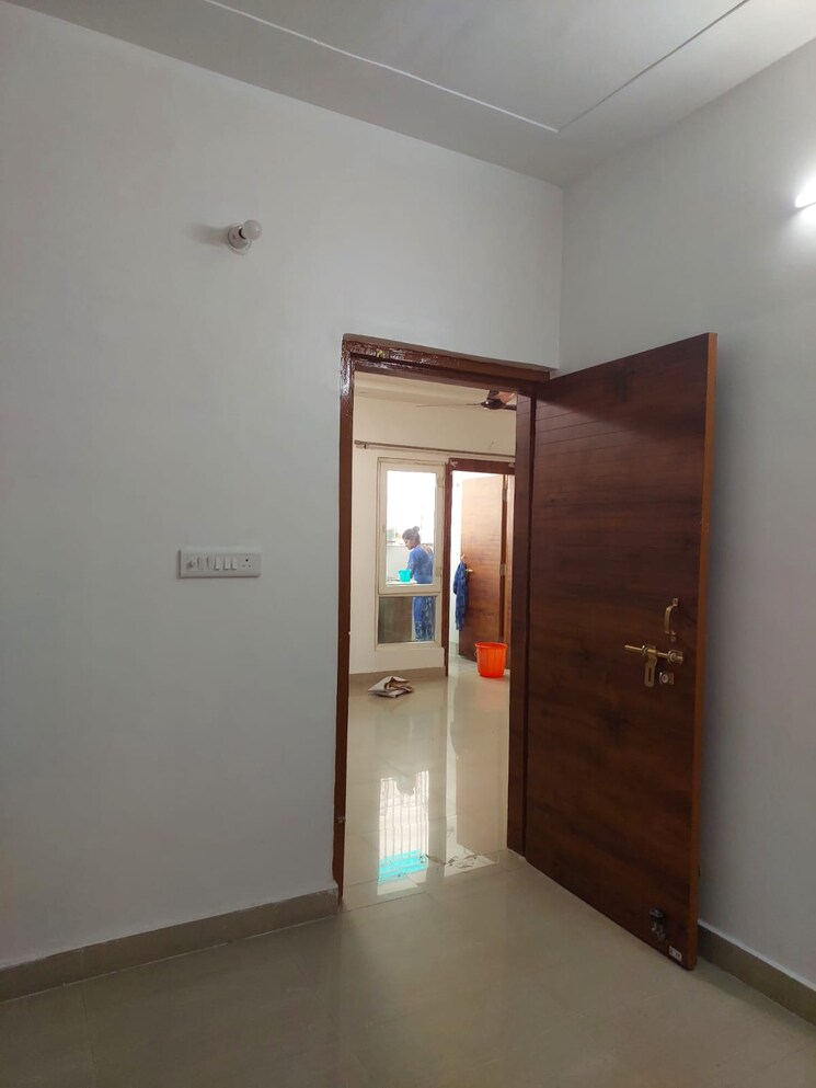 Room, gomti nagar 2 Bedroom 1300 Sq.Ft. Apartment In Gomti Nagar Lucknow 8783271