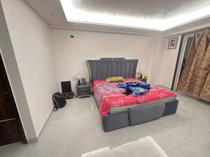 Bedroom in 4 BHK Builder Floor at Sector 21 – for Rent