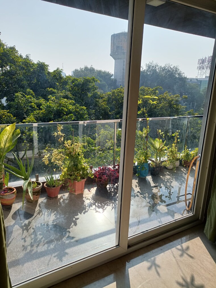 Balcony, palam vihar 3 Bedroom 270 Sq.Yd. Builder Floor In Palam Vihar Gurgaon 8783298